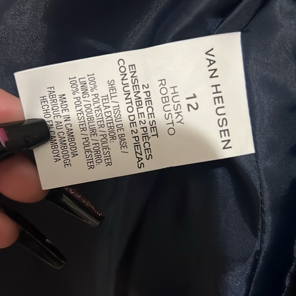 Tuxido - Picture 3 of 3